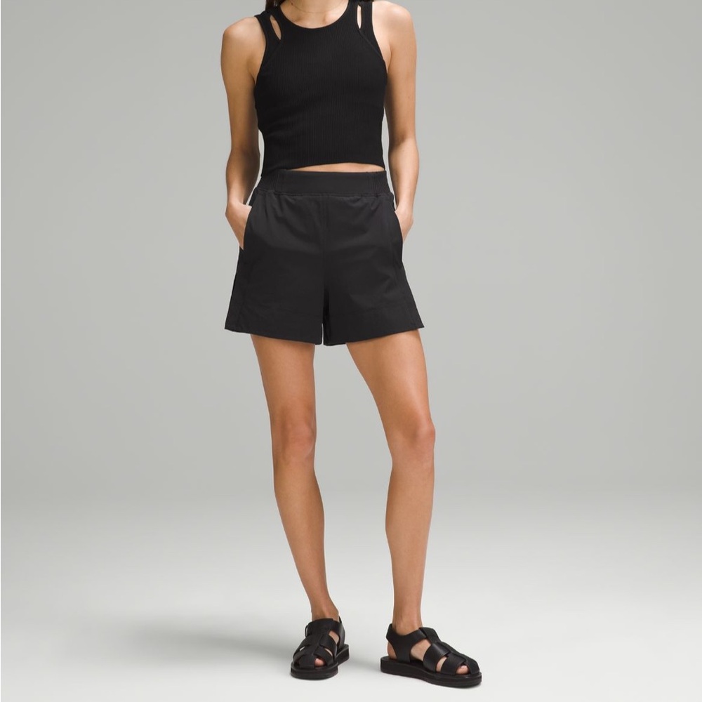 Lululemon Stretch Woven Relaxed-Fit High-Rise Short 4"